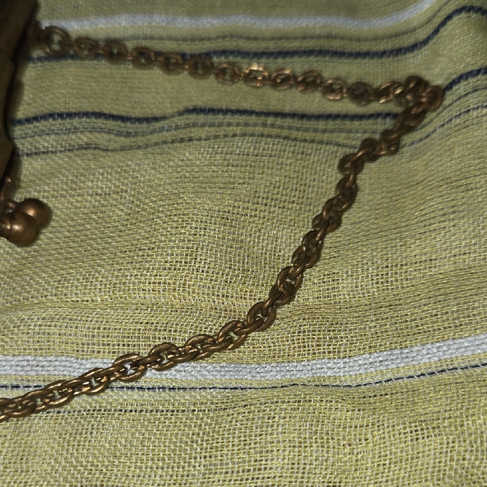Elegant Gold Mesh Evening Bag - Picture 7 of 8